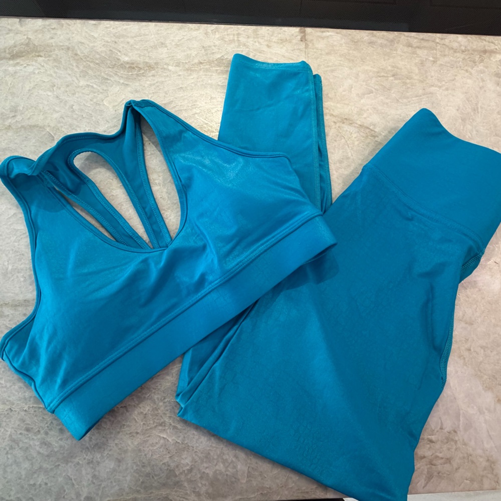 Carbon38 Teal Racerback Sports Bra & Leggings Set